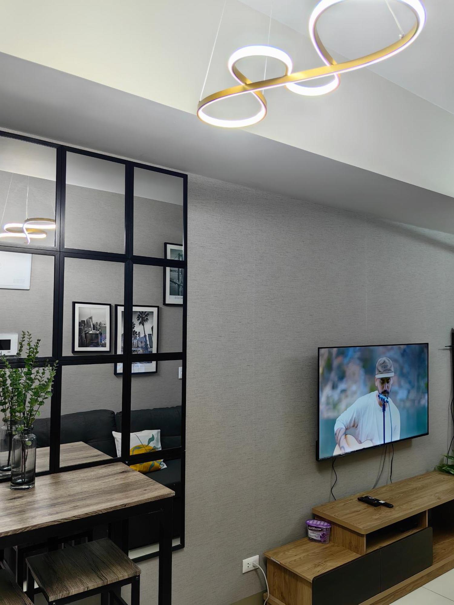 Cozy 1br With Balcony And Netflix In Uptown Bgc *