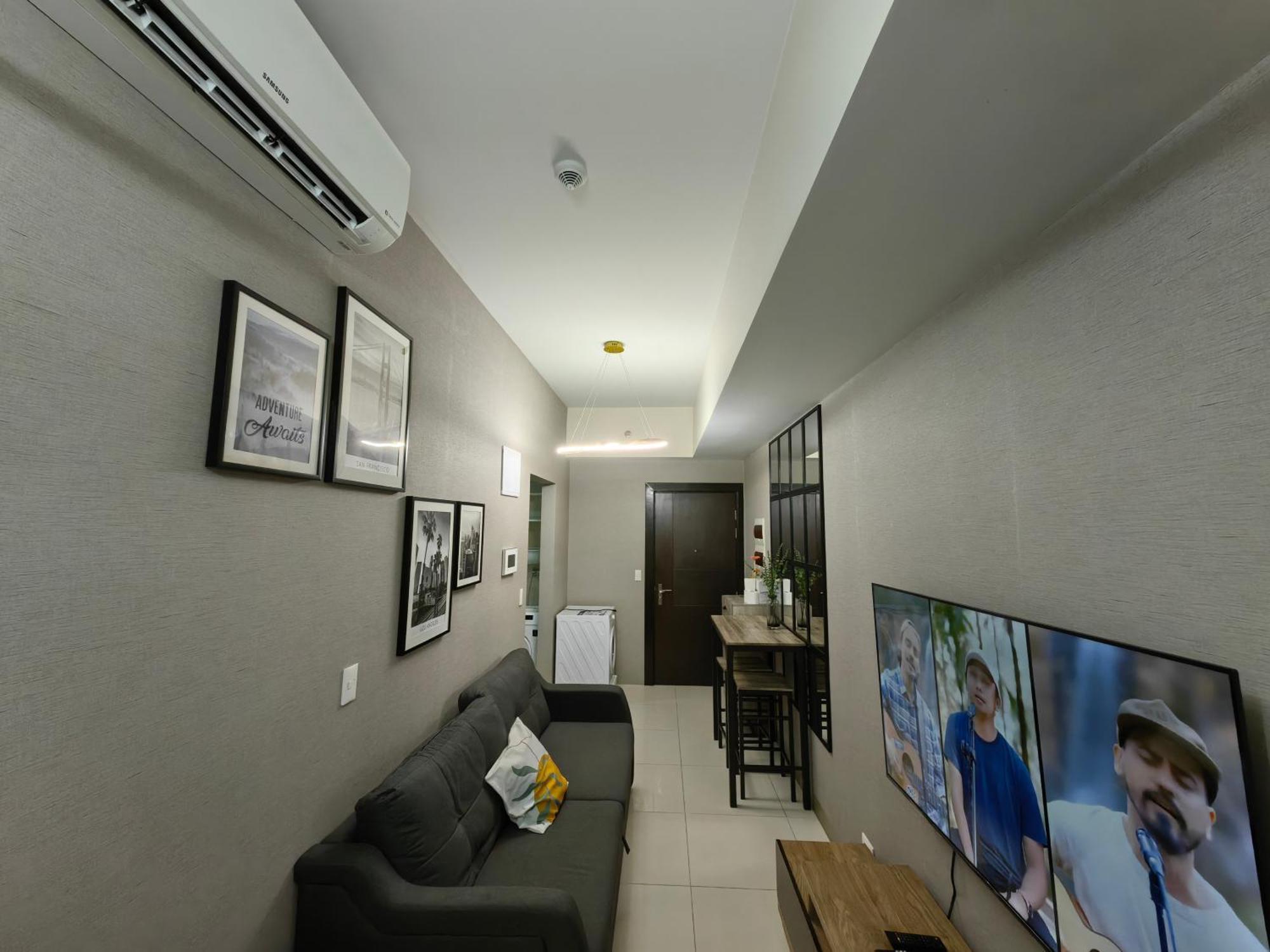 Cozy 1br With Balcony And Netflix In Uptown Bgc Apartment Manila