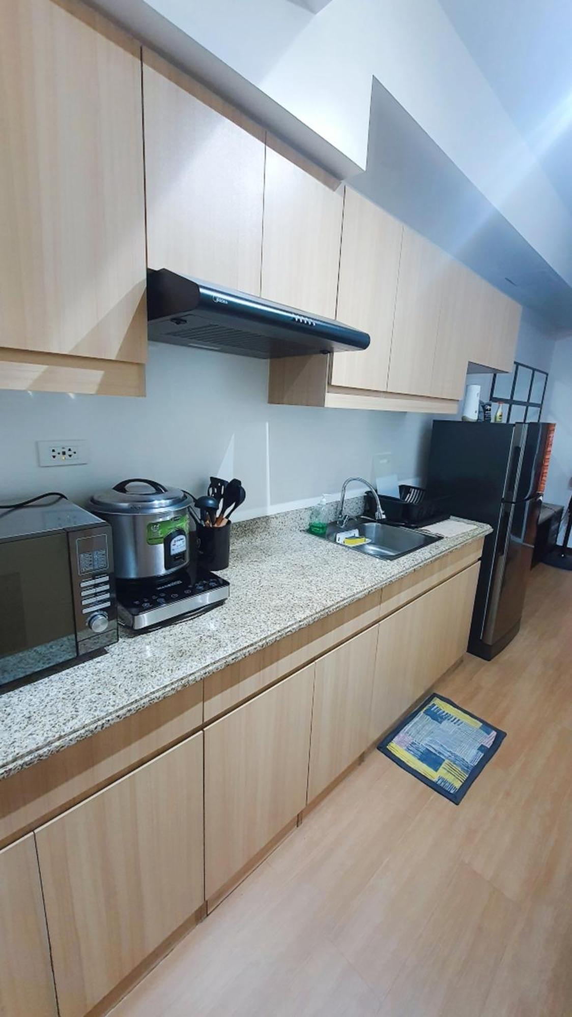 Bachelors Pad At The Celandine * Manila