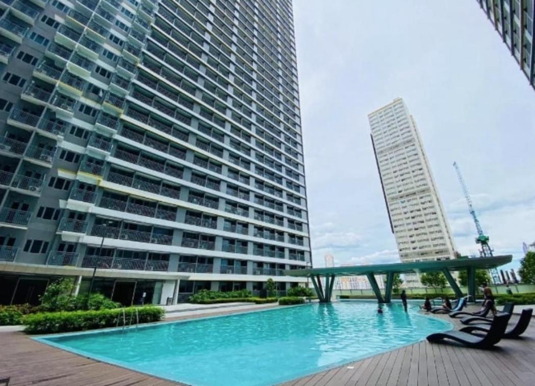 Apartment One Bedroom Unit Fame Residences Tower 4