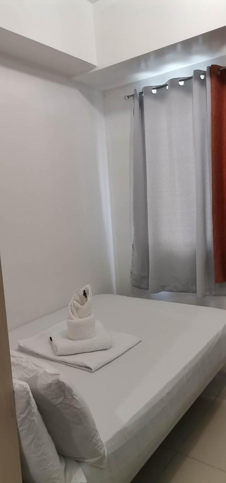 Moa Staycation Pasay By Mj * Manila