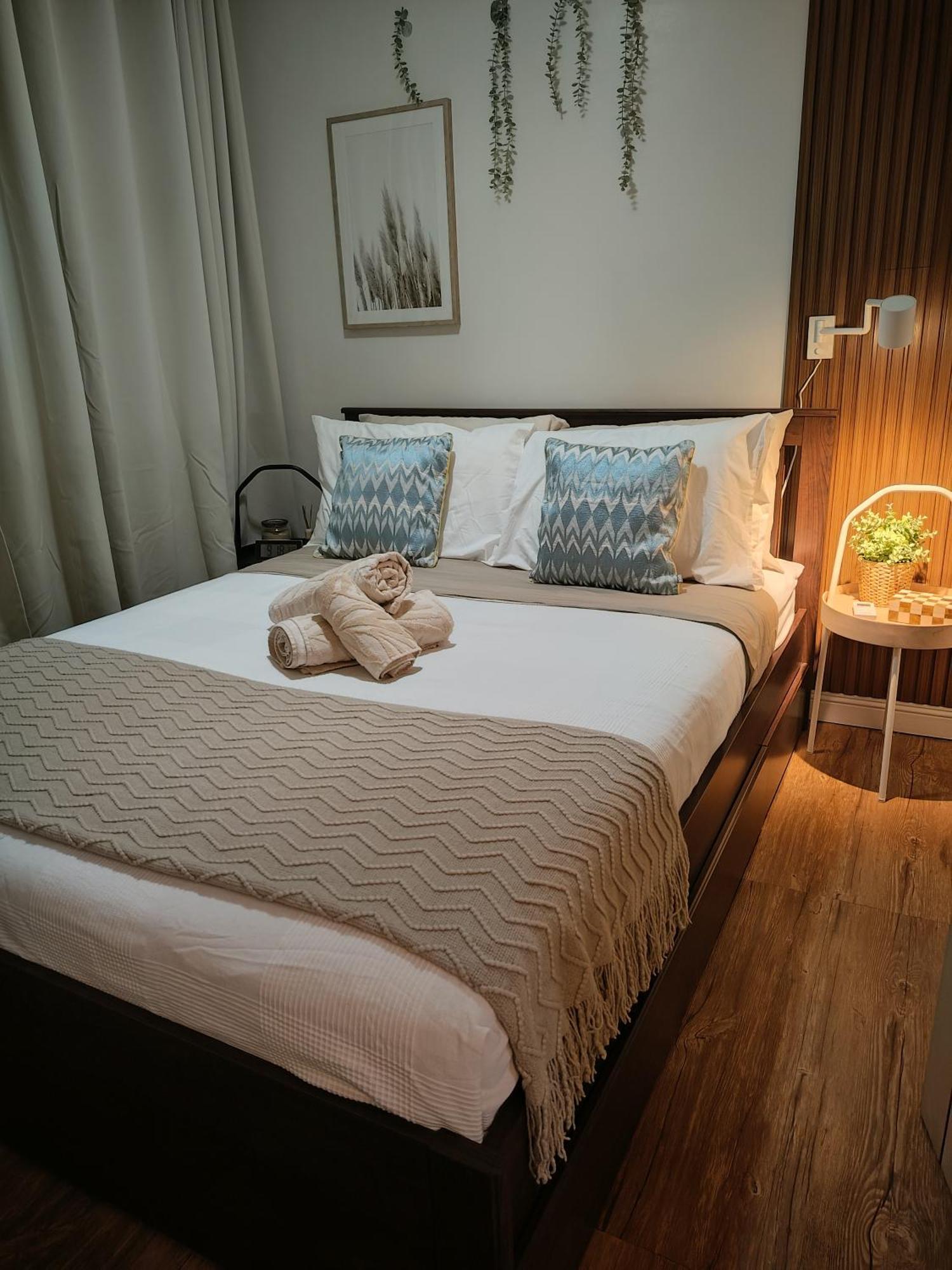 Aparthotel Fully Furnished Unit In Bay Area