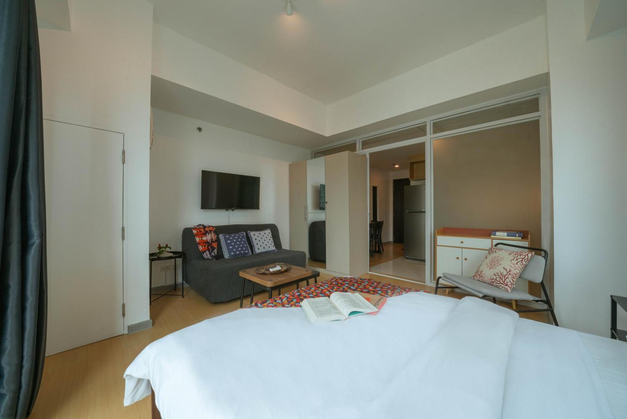 Apartment Prime Avant Bgc Location By Ph Staycation *