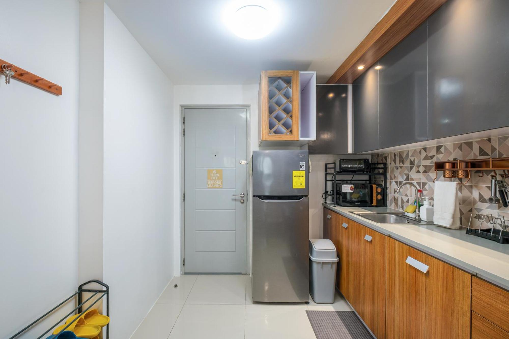 Apartamento 2br Qc Sm Vertis North Edsa For Balikbayan Manila