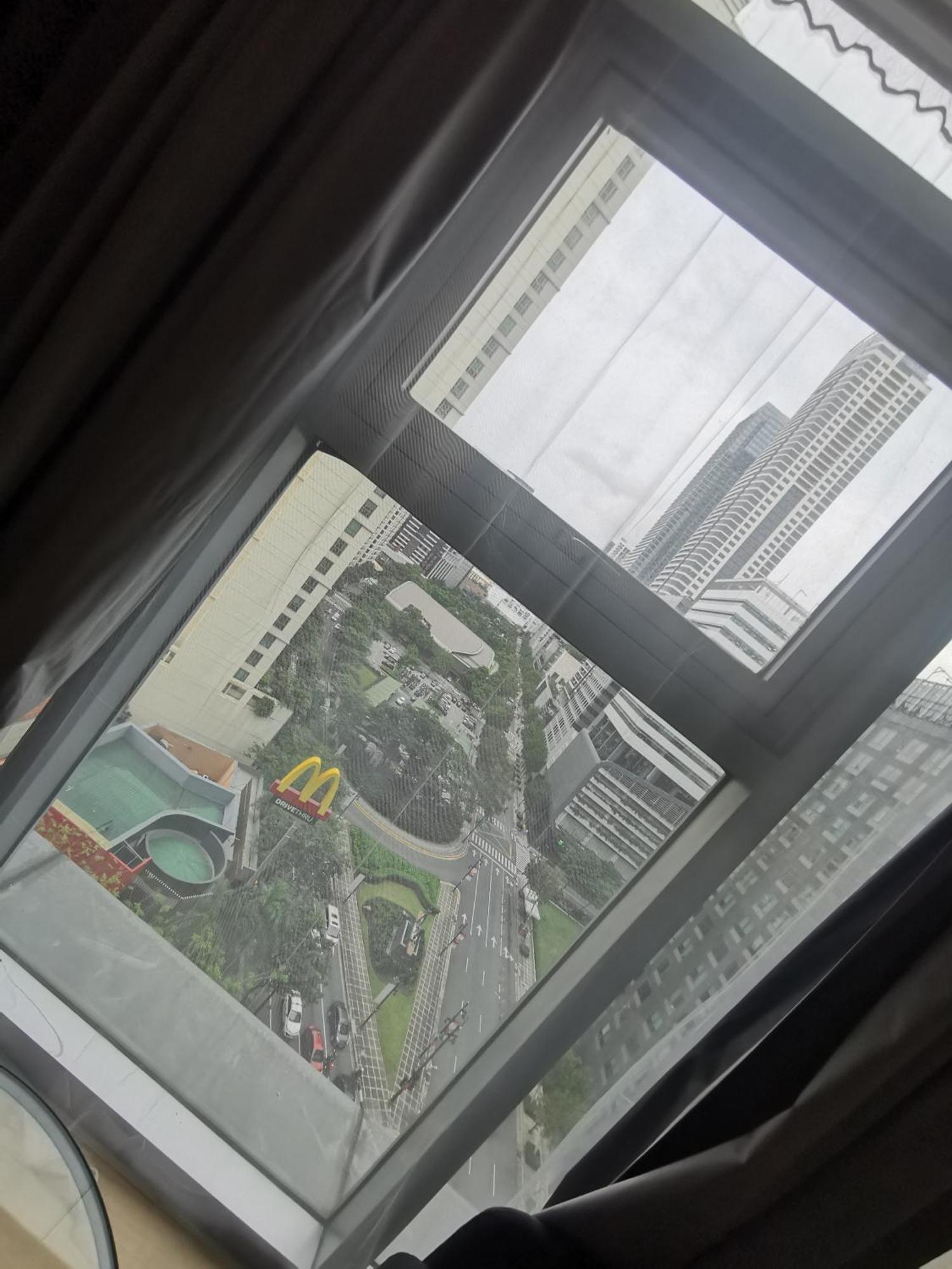 Caleze At Avant At The Bgc * Manila