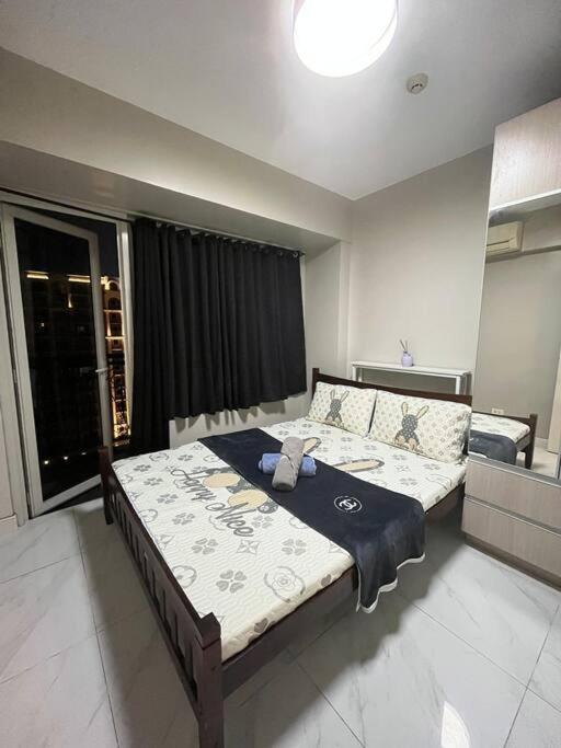 Cozy 1-br Retreat Near Moa Pool View Apartment Manila