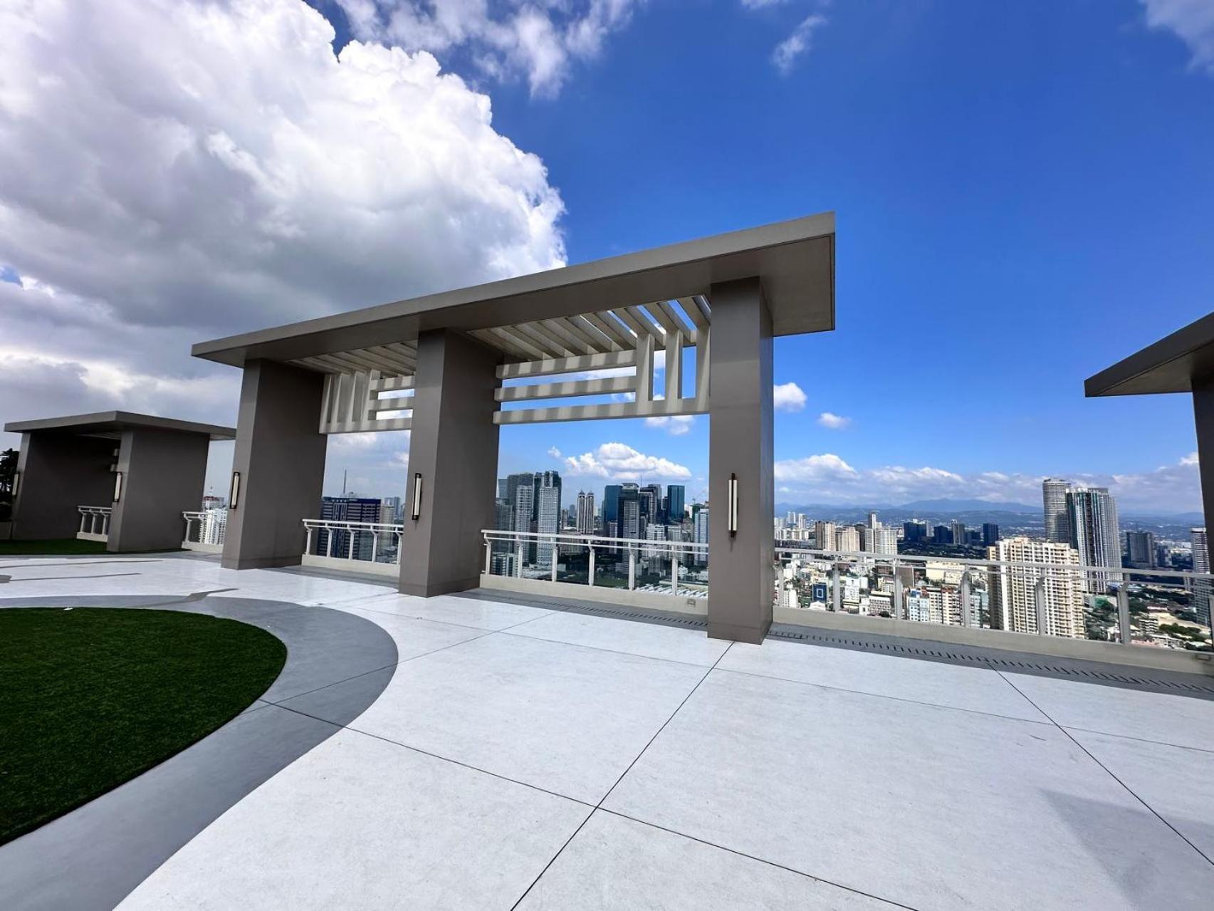 Blue Sky Viewing Apartment