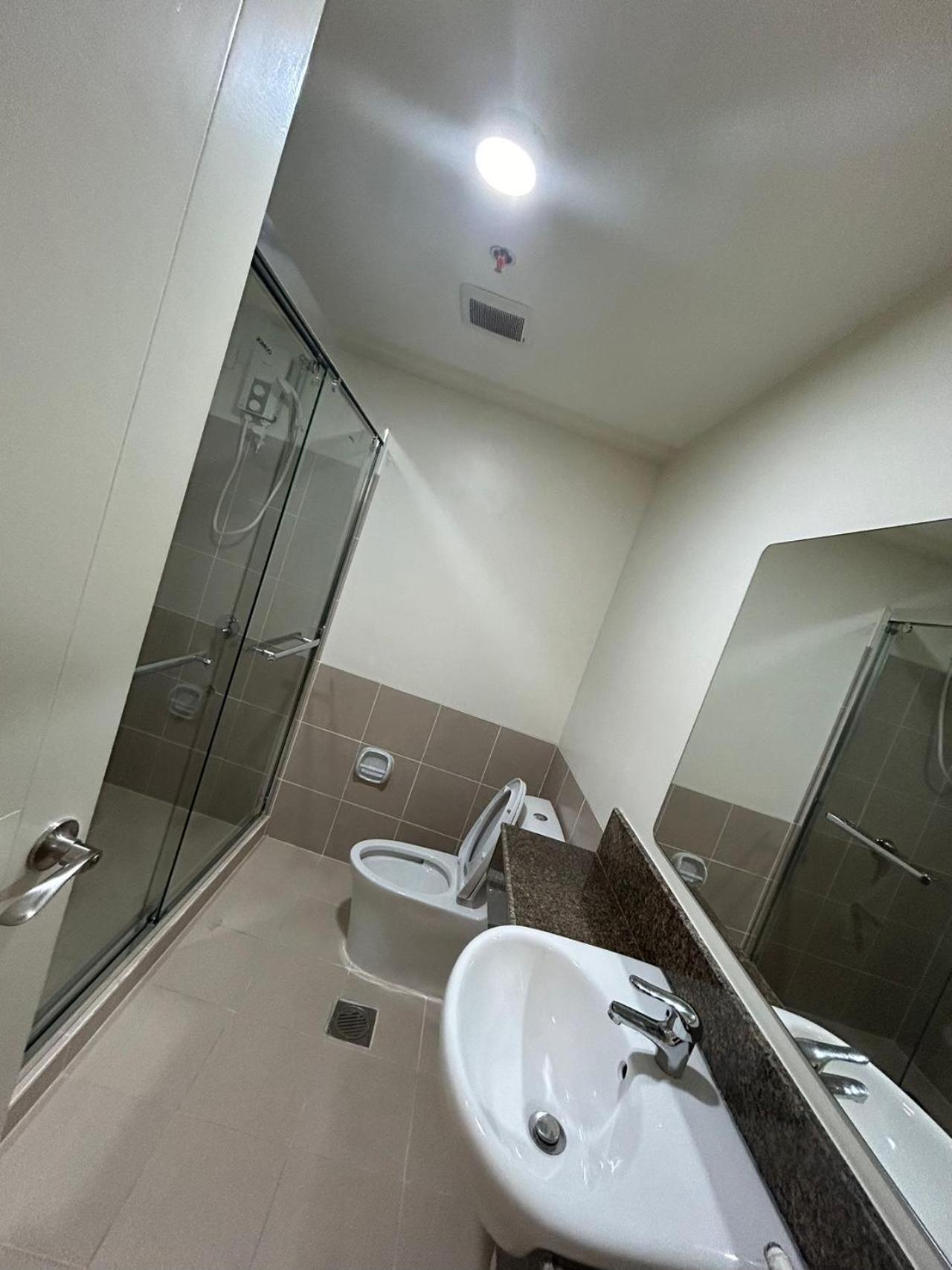 Blue Sky Viewing Apartment Manila