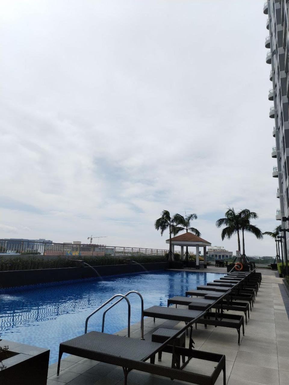 Near Moa Good For Sleeping With Bayview,sofa And Wifi 3146 Apartment Manila