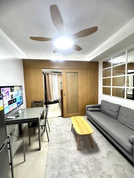 Shell Residences Staycation Apartment Manila