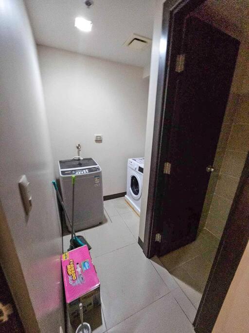 Spacious 3br In Uptown Bgc - Walking Distance To Malls And Restaurants