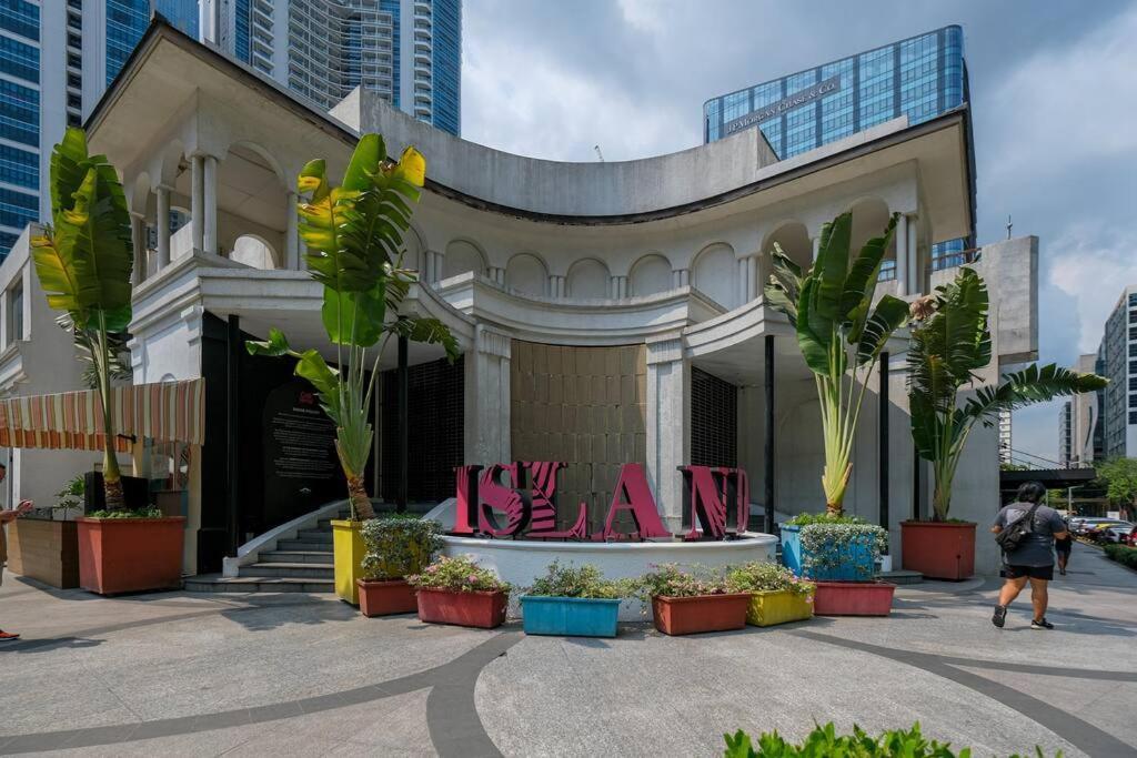 Spacious 3br In Uptown Bgc - Walking Distance To Malls And Restaurants Apartment *