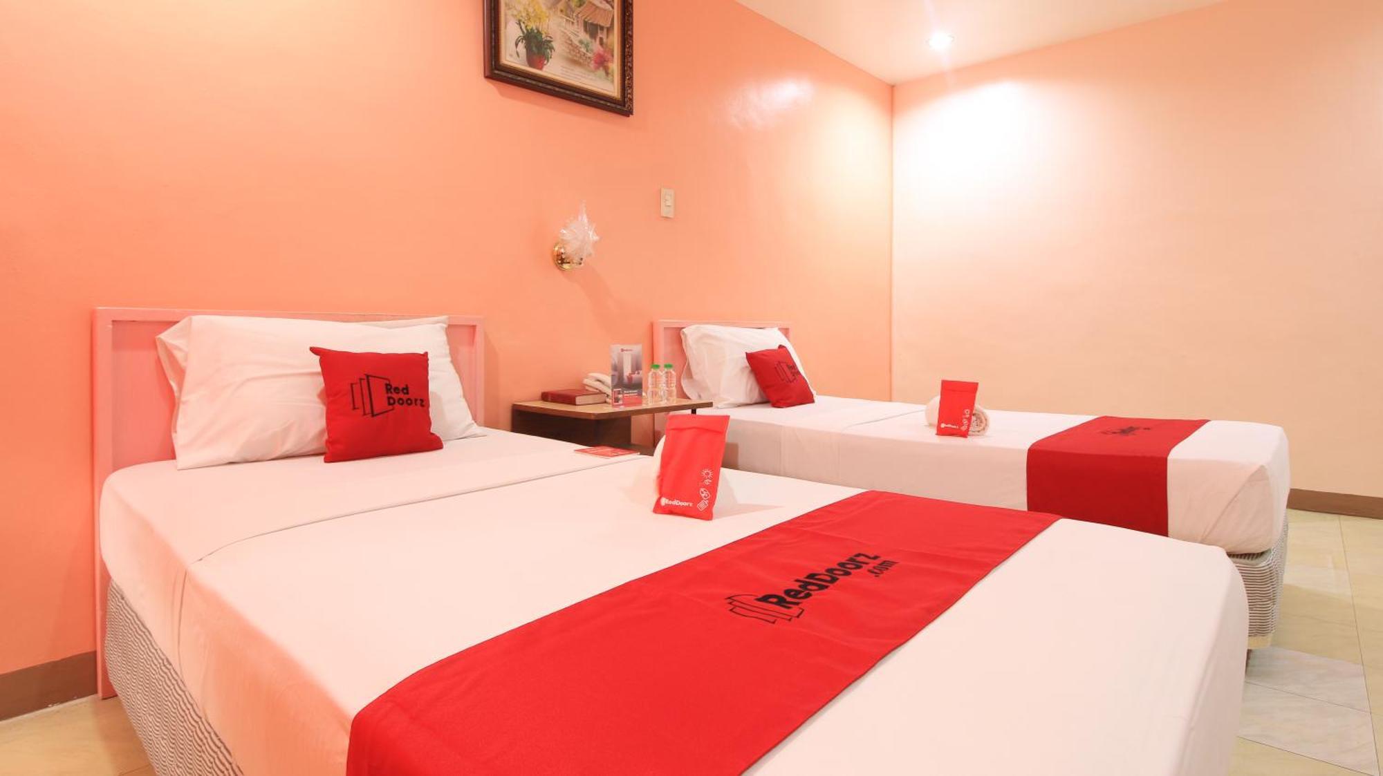 Reddoorz @ Chinatown Binondo Hotel 3*