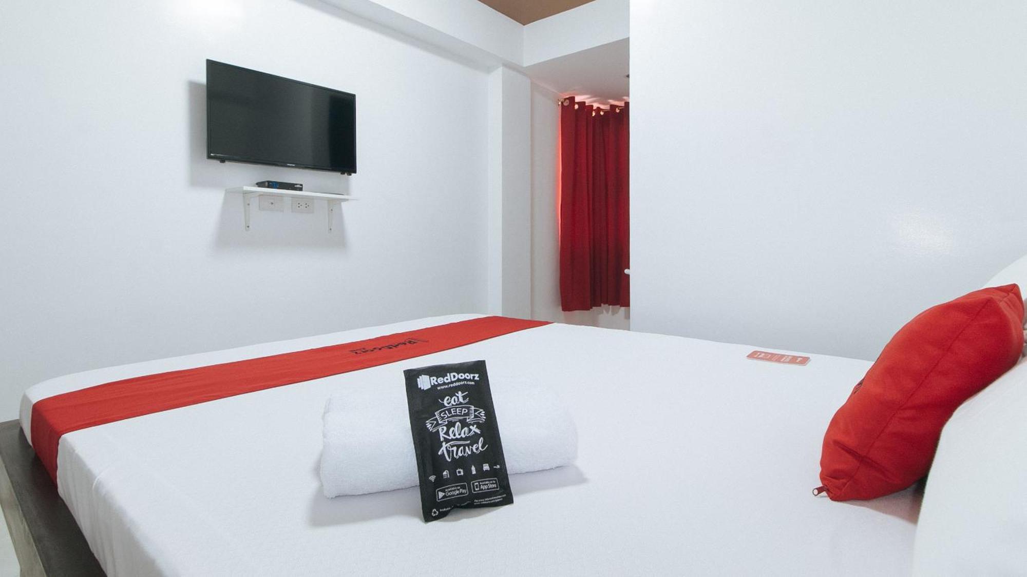 Hotel Reddoorz Near Ust Sampaloc *