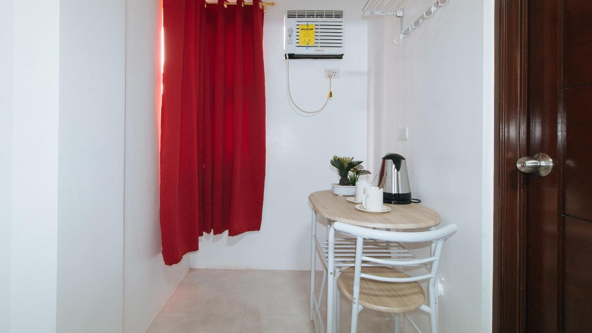 Reddoorz Near Ust Sampaloc Hotel Manila