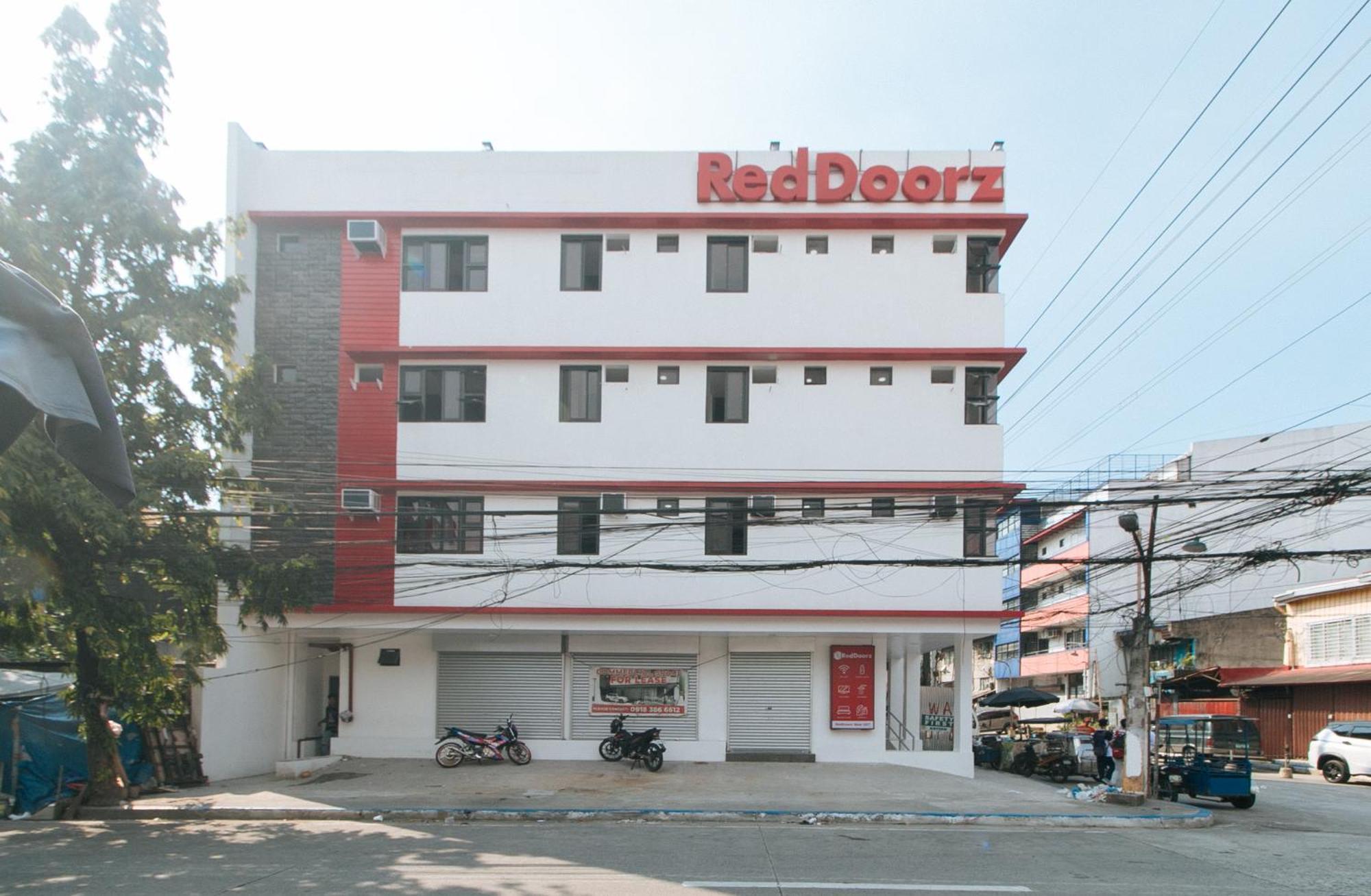 Reddoorz Near Ust Sampaloc * Manila