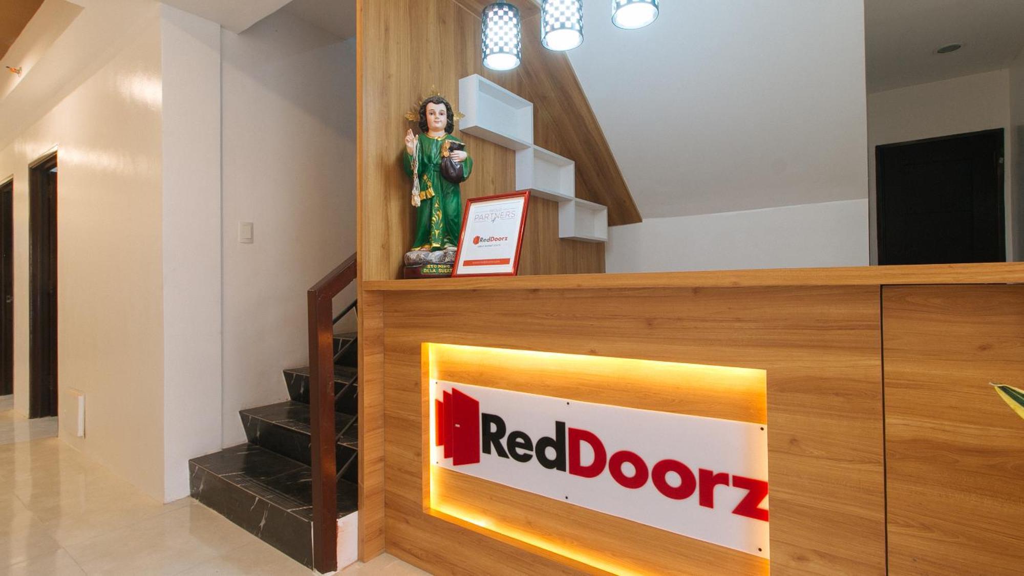 Reddoorz Near Ust Sampaloc Hotel