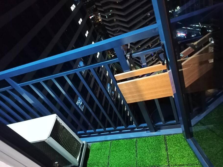 1br Free Parking With Balcony Near Rcbc, Trident, Mmc