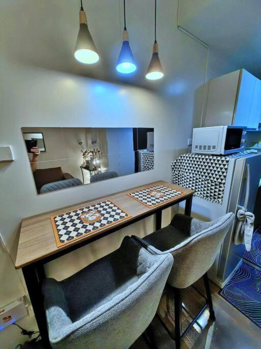 Apartment 1br Free Parking With Balcony Near Rcbc, Trident, Mmc