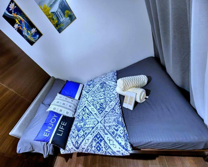 1br Free Parking With Balcony Near Rcbc, Trident, Mmc Apartment *