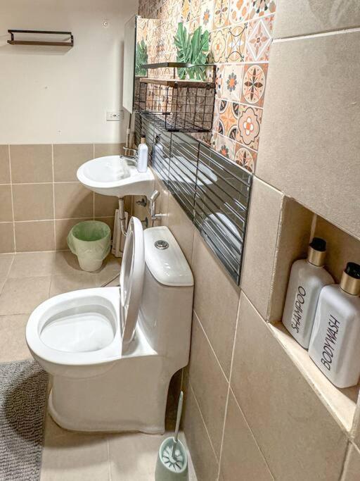 The Celandine Near Ayala Mall Balintawak Apartment Manila