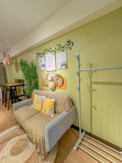 The Celandine Near Ayala Mall Balintawak Apartment