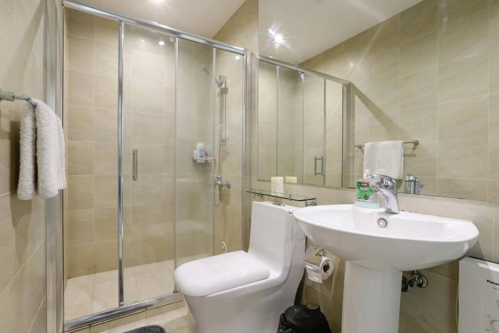 70th Floor Gramercy Penthouse! 2br 100mbps