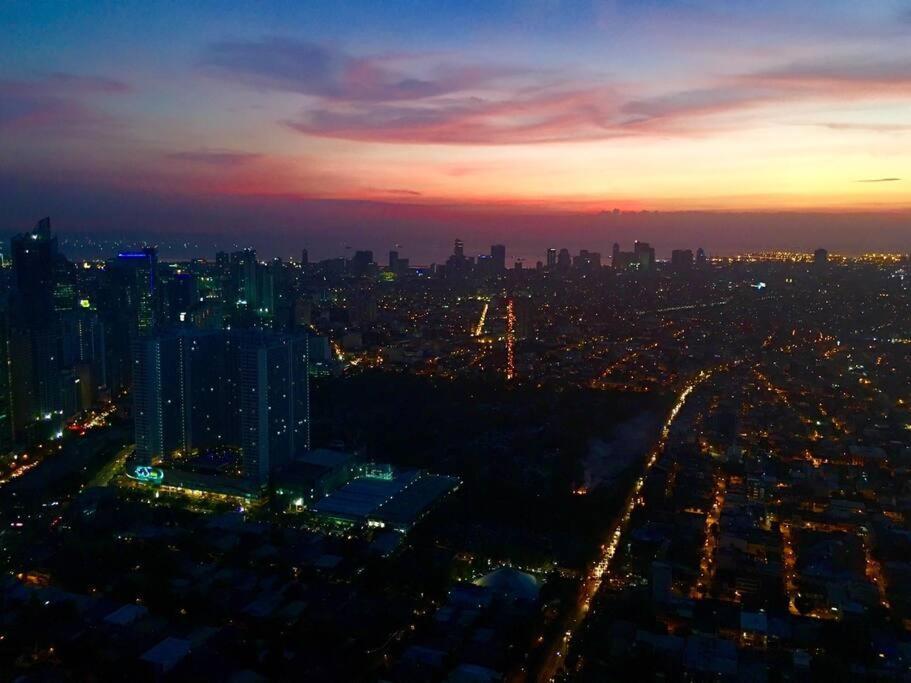 70th Floor Gramercy Penthouse! 2br 100mbps Apartment