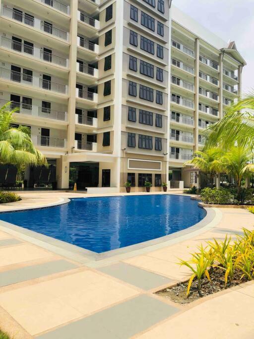 Apartment 1br Calathea Place Nr Airport, Netflix,50mbps Wifi Manila