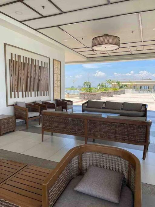 1br Calathea Place Nr Airport, Netflix,50mbps Wifi Manila