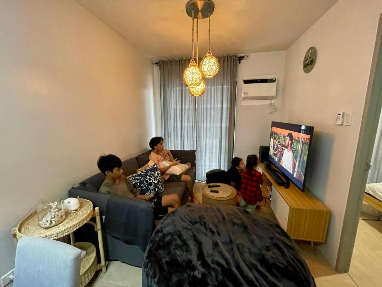 Summer Vibe At The Heart Of Taguig City! Apartment Manila