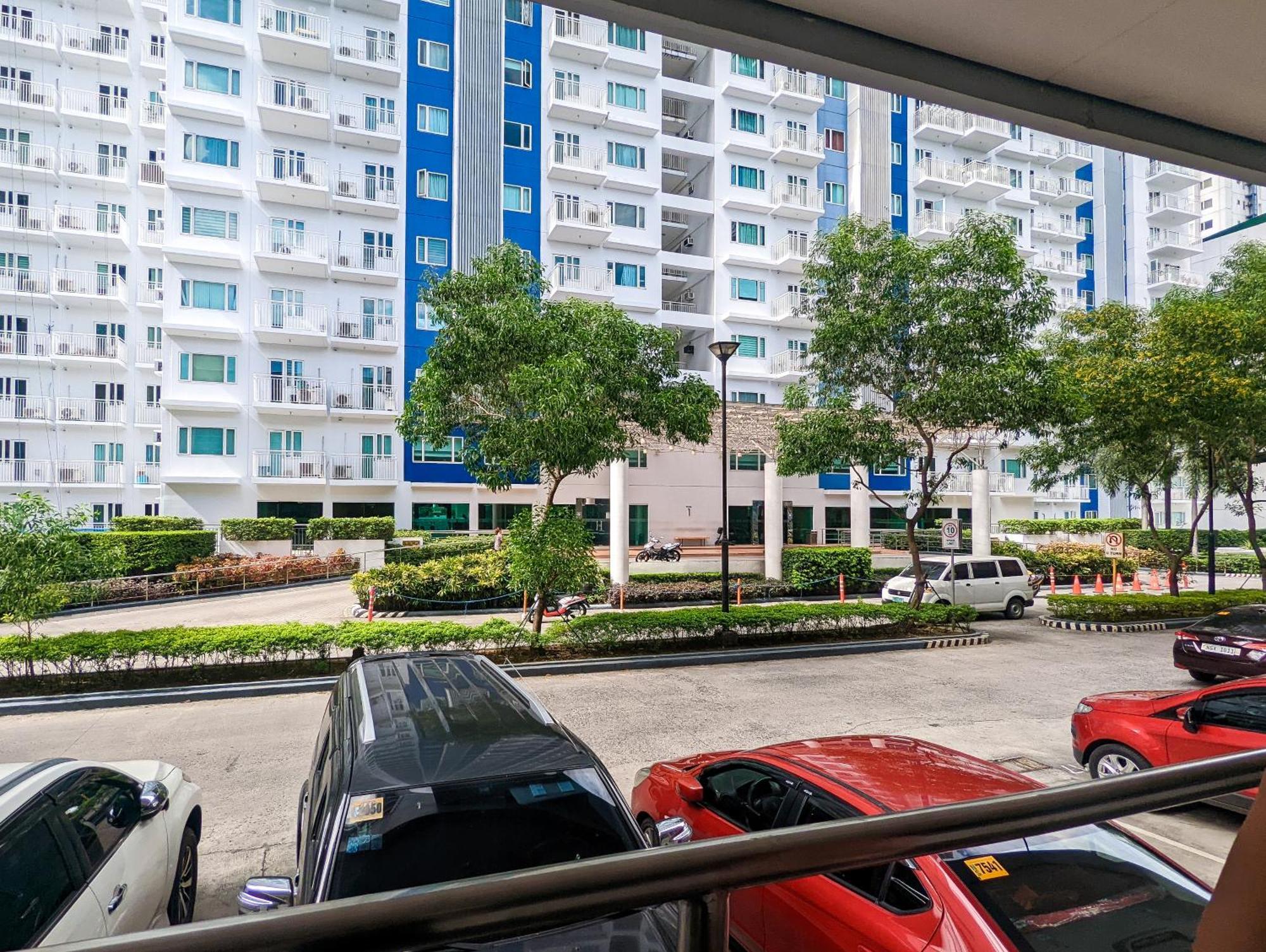 Apartamento 2br Qc Sm Vertis North Edsa For Balikbayan
