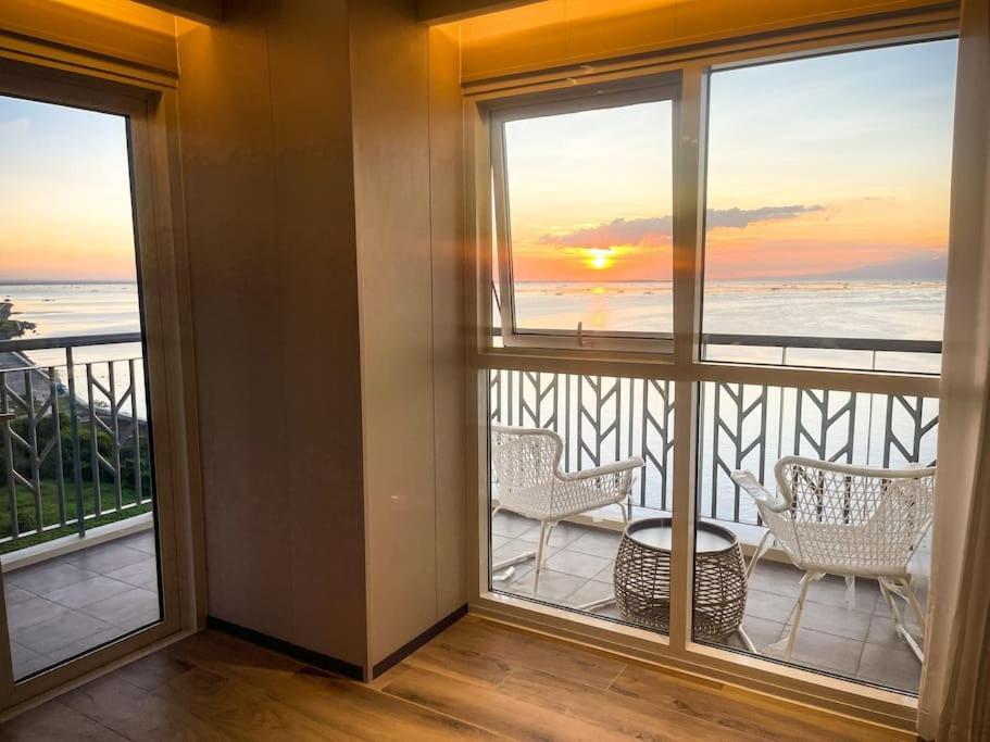Luxury 1br Beside Okada Apartment *