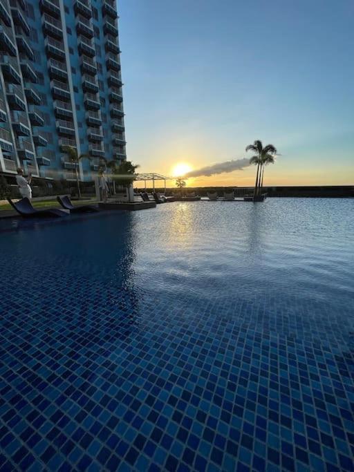 Luxury 1br Beside Okada *