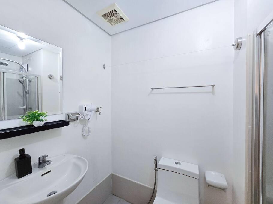 1br Condotel W Balcony Sm Light Residences #lt11 Apartment Manila