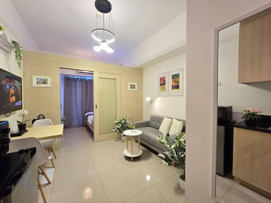 1br Condotel W Balcony Sm Light Residences #lt11 *
