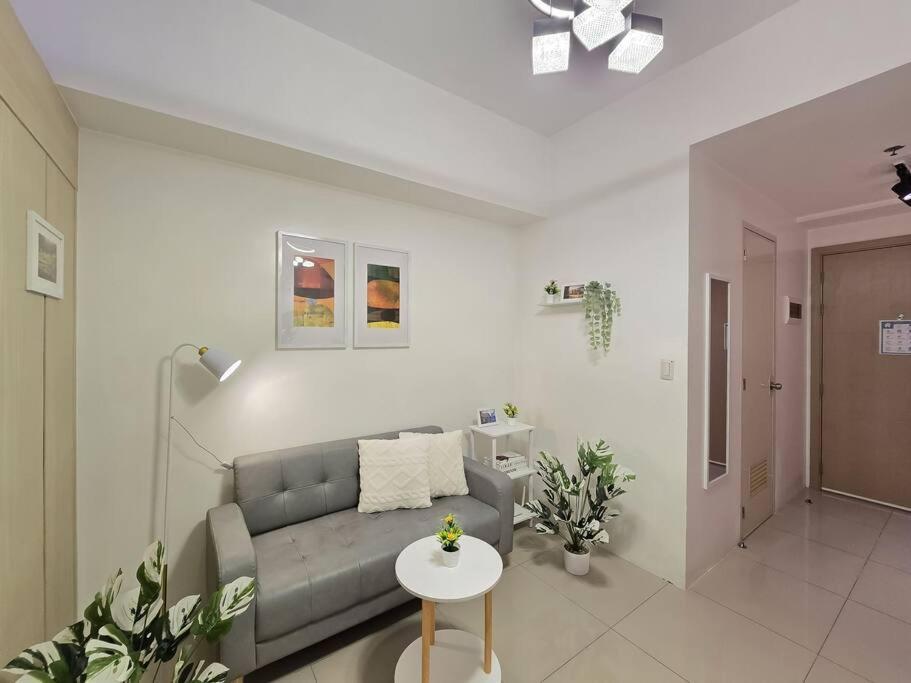 1br Condotel W Balcony Sm Light Residences #lt11 *