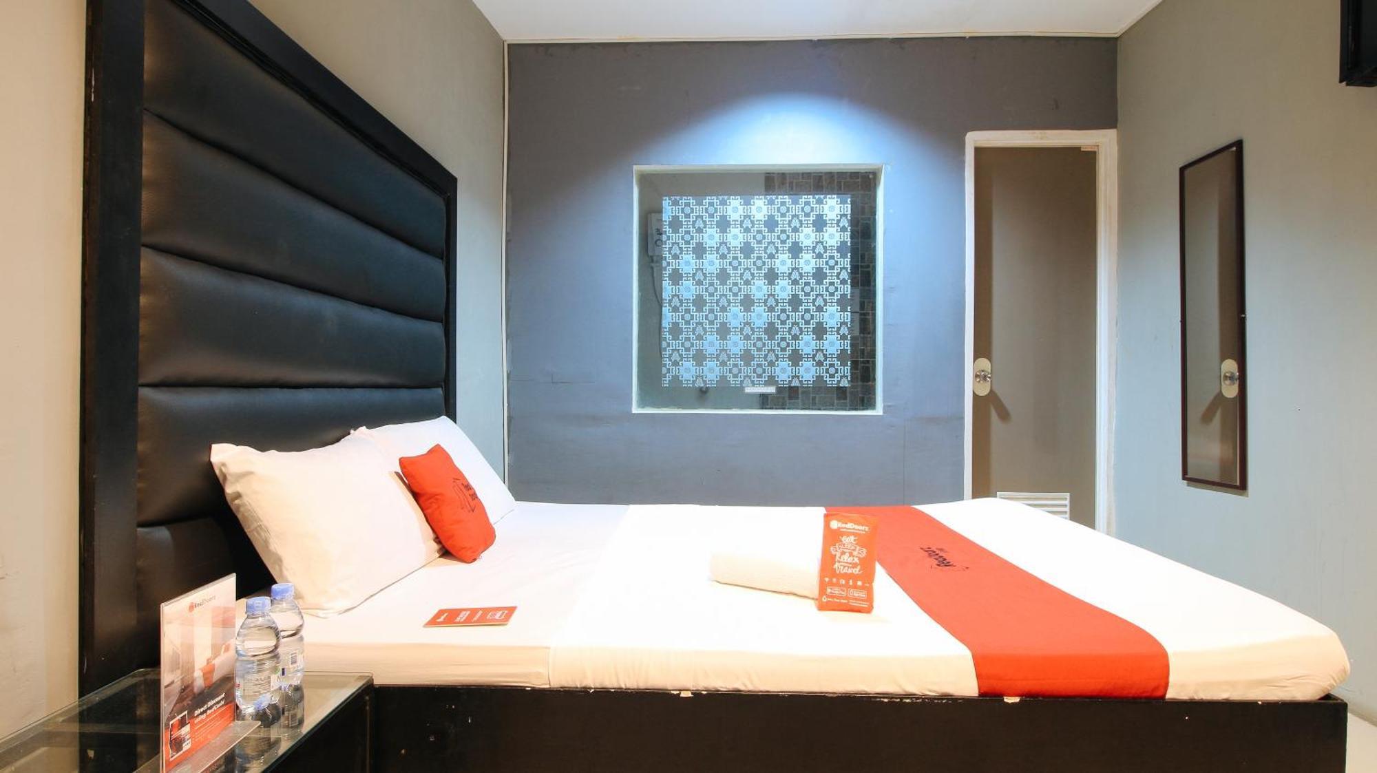 Hotel Reddoorz @ P Florentino Street Sampaloc