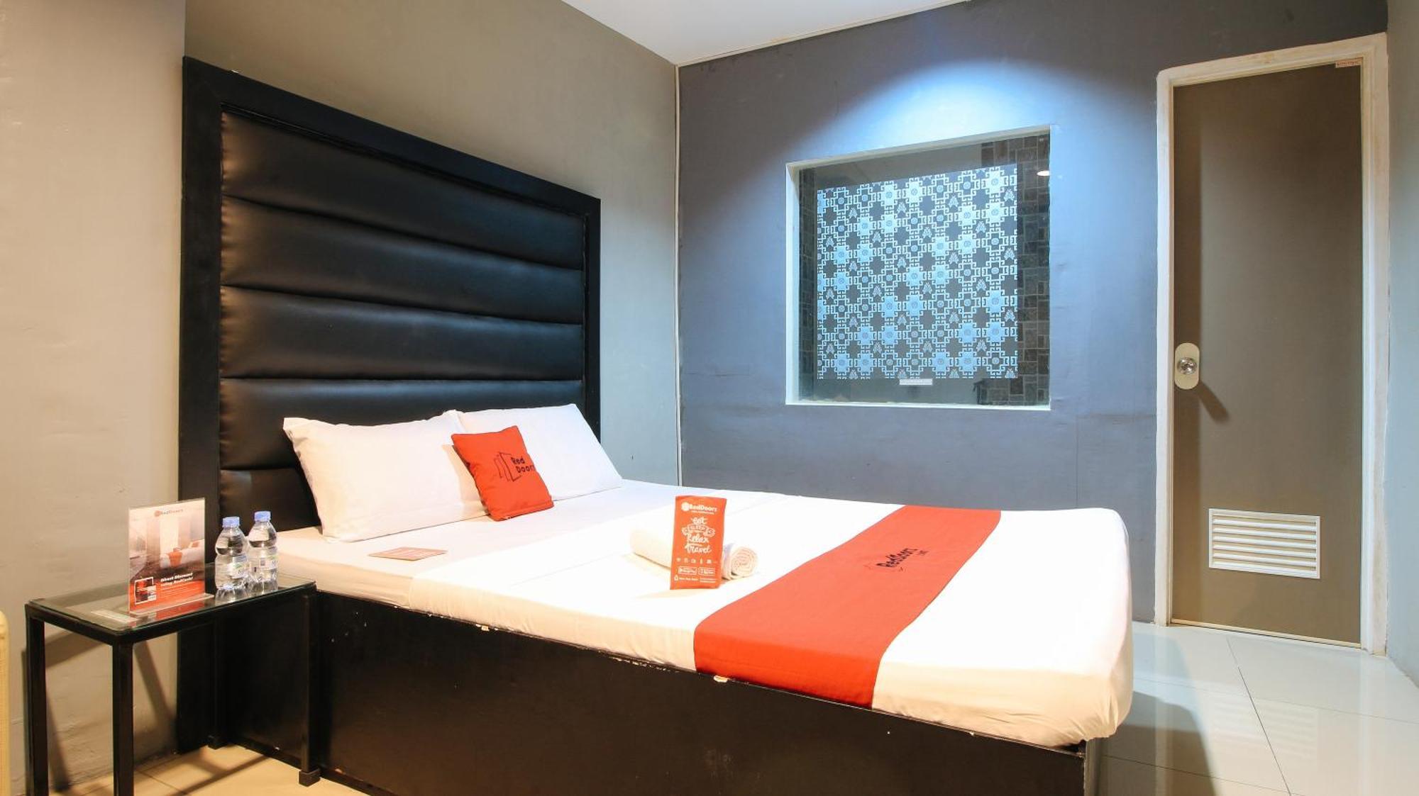 Reddoorz @ P Florentino Street Sampaloc Hotel 2*