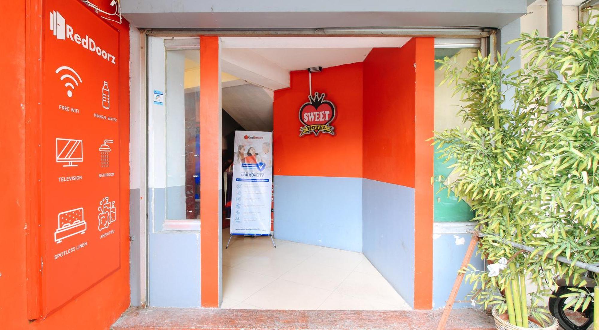 Reddoorz @ P Florentino Street Sampaloc