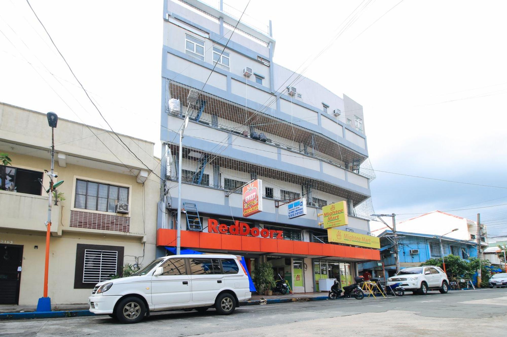 Hotel Reddoorz @ P Florentino Street Sampaloc