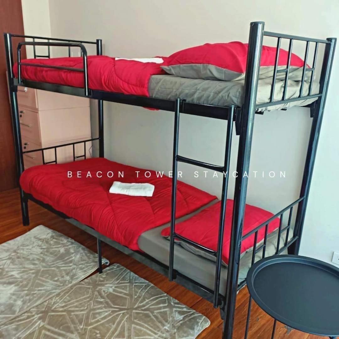 Apartment Family Size Staycation In Makati With New Year's Firework Balcony View