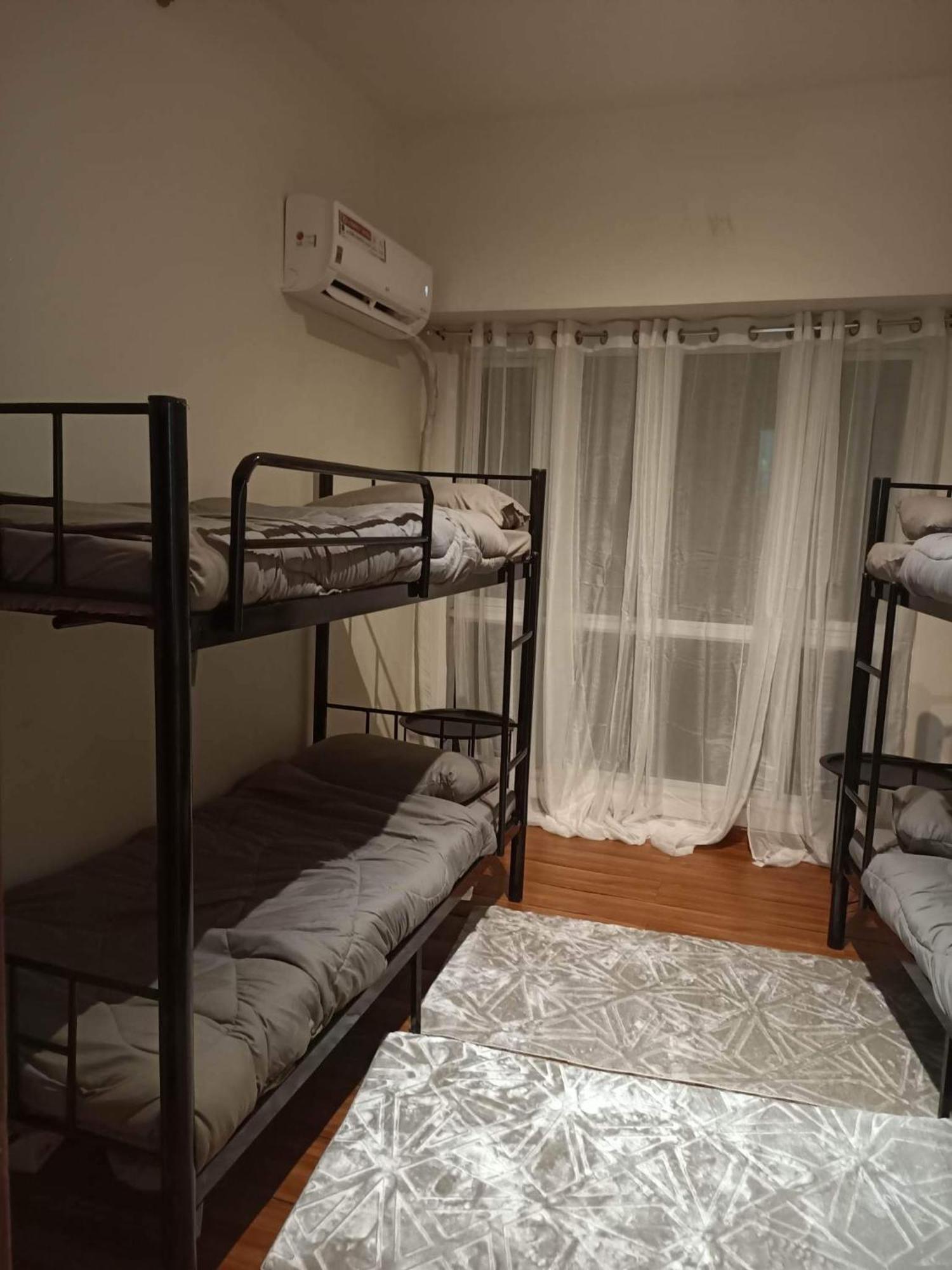 Family Size Staycation In Makati With New Year's Firework Balcony View Apartment *
