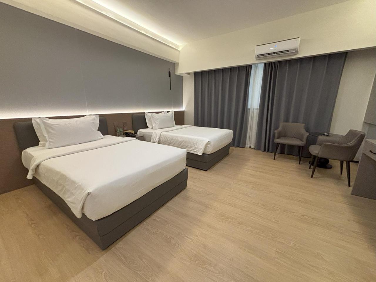Lido De Paris 4* Manila