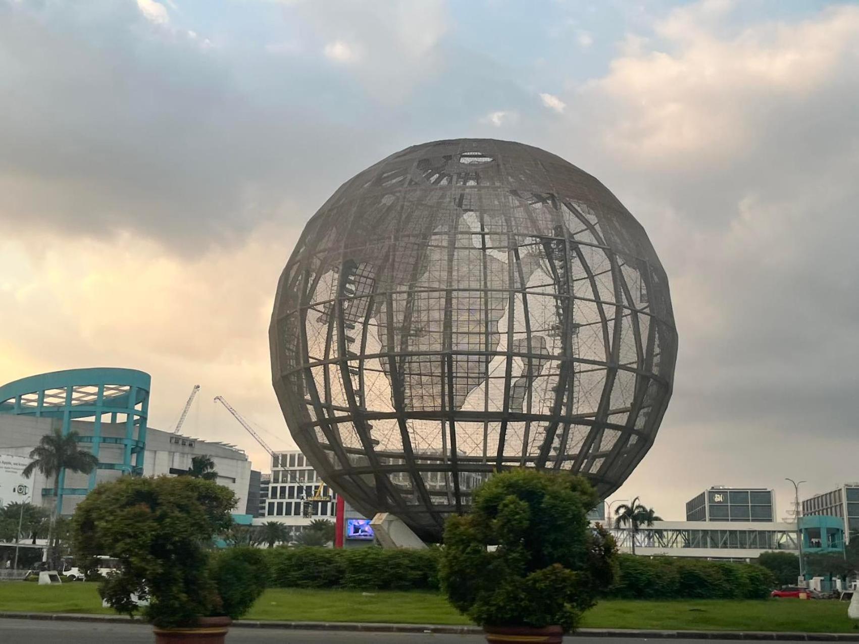 Near Moa Good For Sleeping With Bayview,sofa And Wifi 3146 * Manila