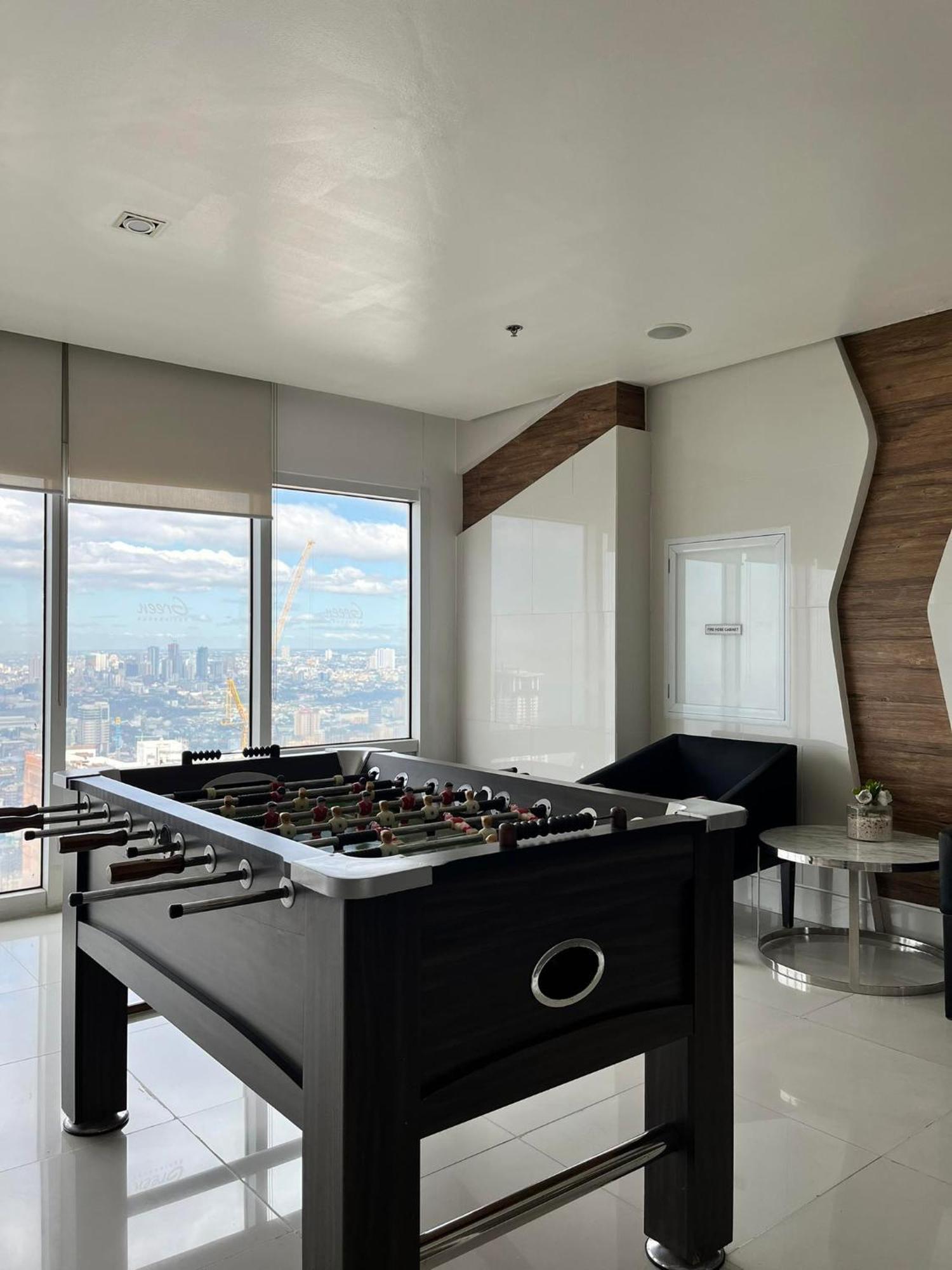 Unit In Green Residences Taft Next To De La Salle University Manila