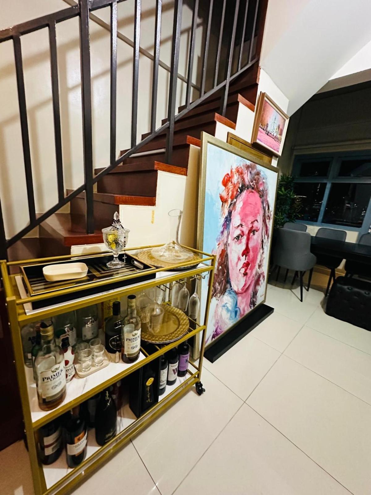 Modern 1br Loft, Center *