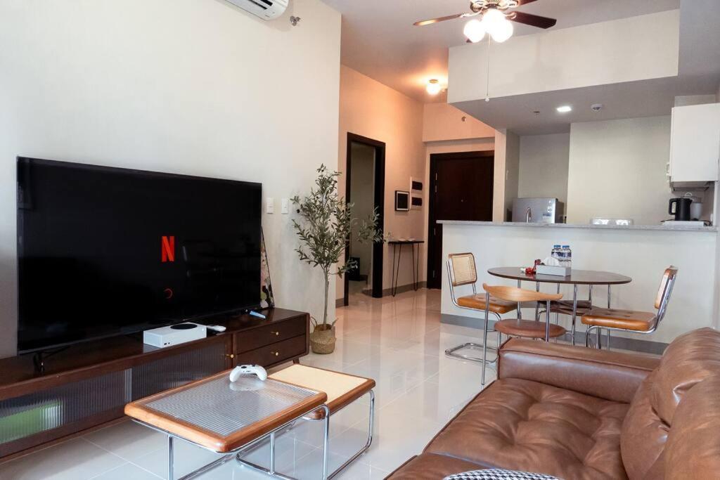 Parksuites Bgc - Spacious 2 Bedroom * Manila