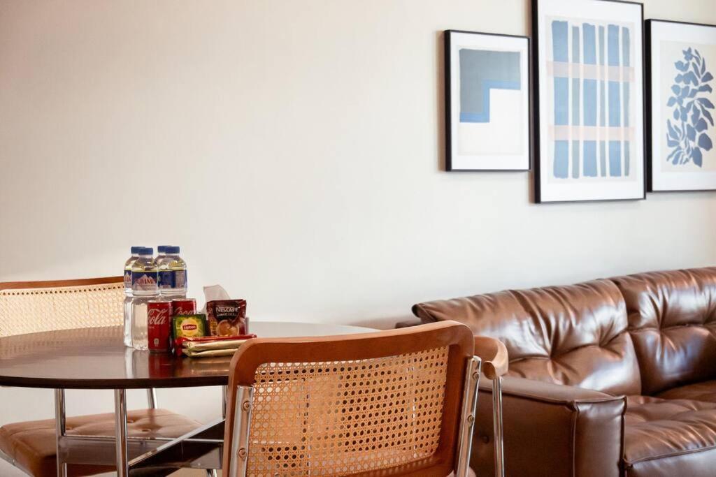 Parksuites Bgc - Spacious 2 Bedroom Apartment *