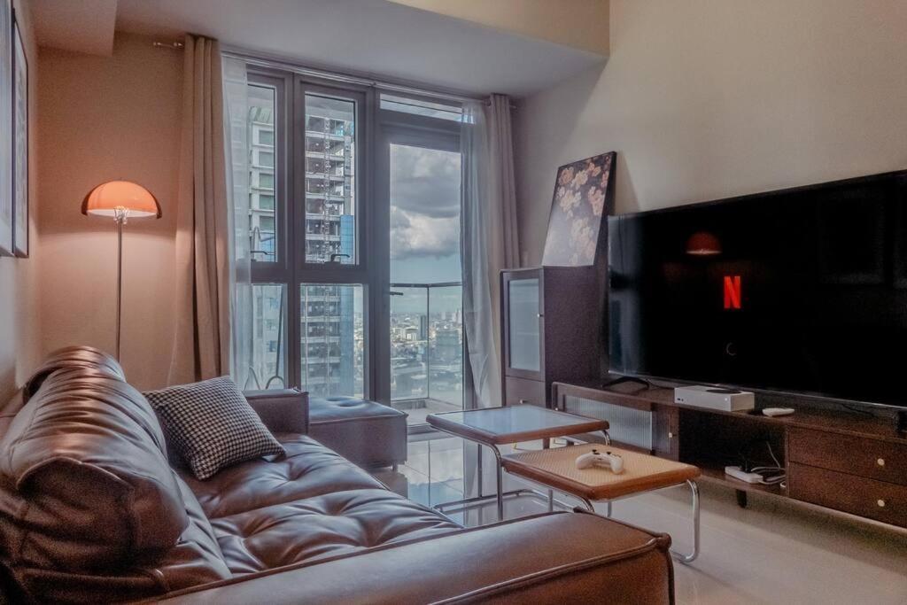 Apartment Parksuites Bgc - Spacious 2 Bedroom Manila